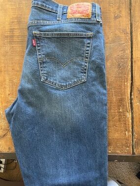 Levi's Men's Big and tall 40x34 Medium Blue Relaxed Straight Jeans